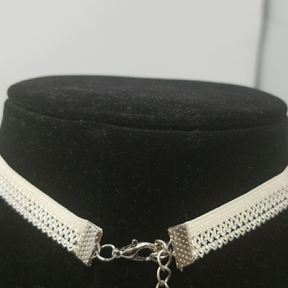 Lace choker - Picture 2 of 2